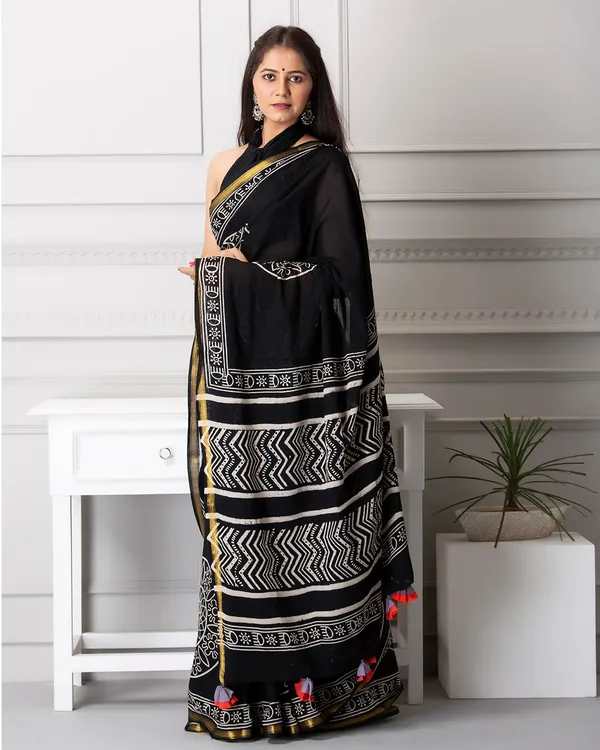 Indigo_Cotton_Stripes_Hblock_Printed_Mulmul_Saree_For_Women